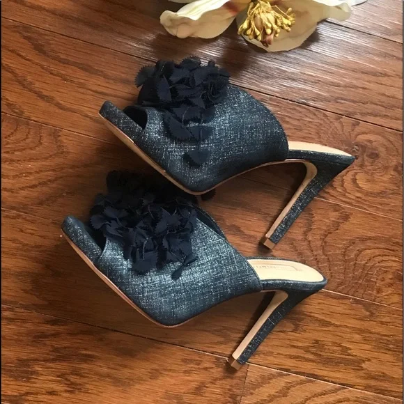 đź’ŽAntonio Melani Mule Heels - Picture 1 of 6